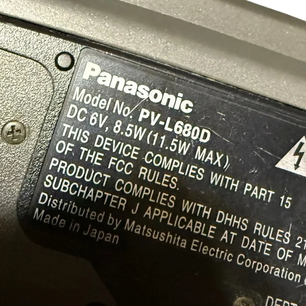 Panasonic PV-L680D Palmcorder CAMCORDER VHSC Video Camera Battery Charger WORKS